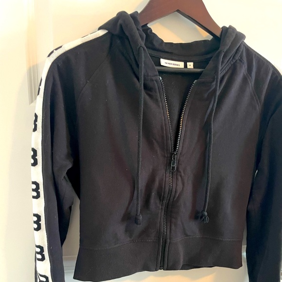 Better bodies cropped sweater - Picture 2 of 3